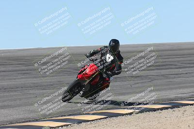 media/Oct-13-2025-Moto Forza (Mon) [[a66d839500]]/4-C Group/Session 2 (Bowl)/